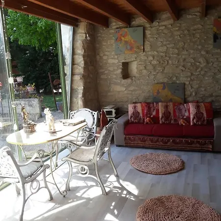 Un Jardin Sur La Colline Claveyson